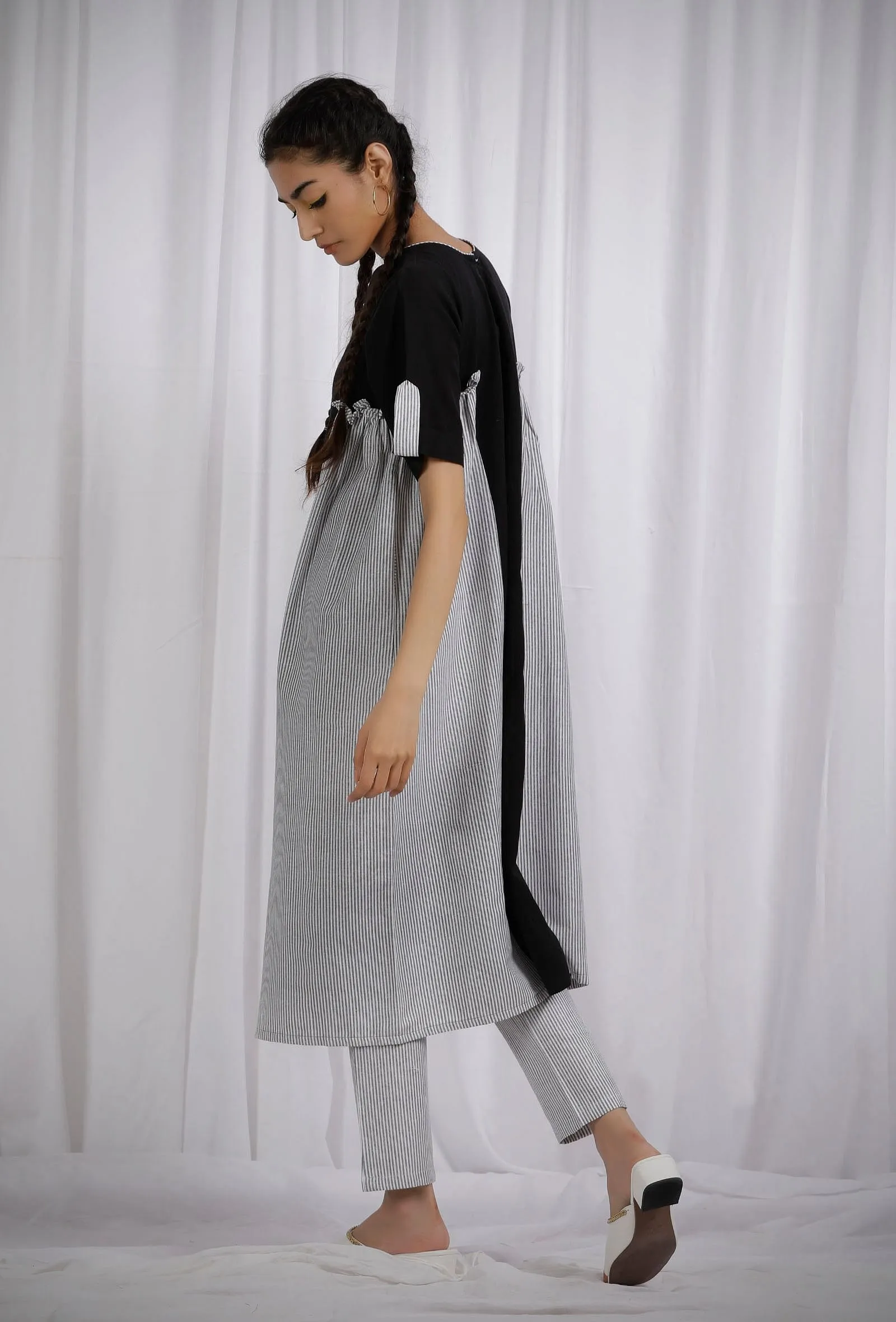 Black Cotton Plain Striped Cotton Kurta