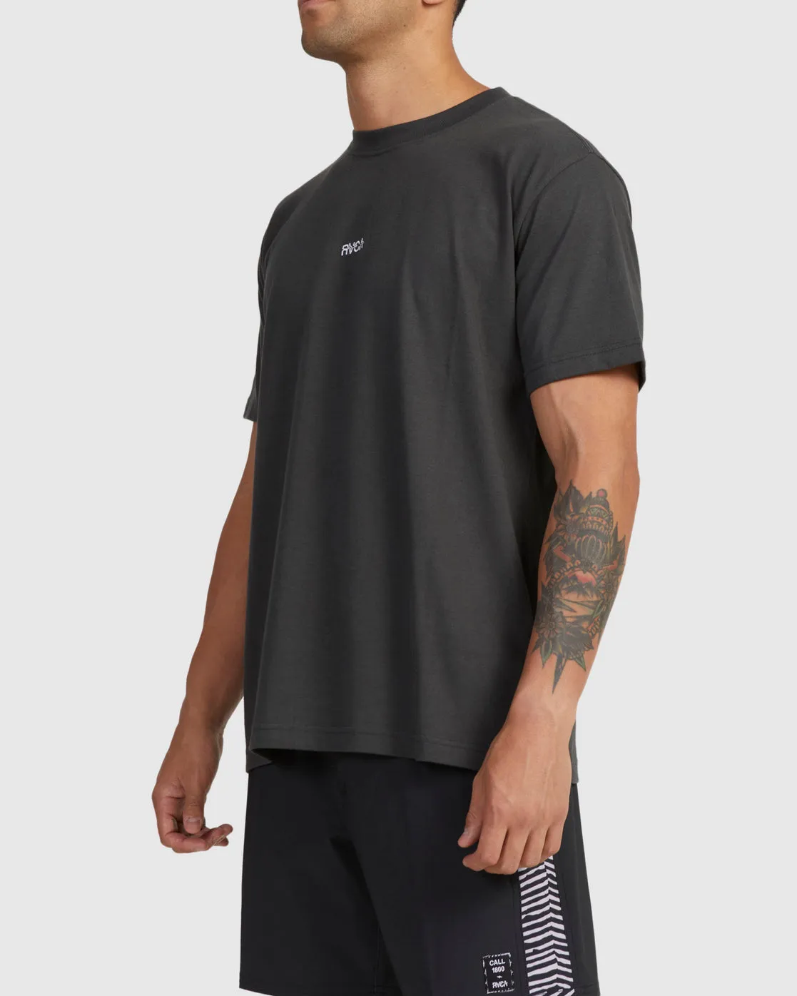 Call Tee - Pirate Black